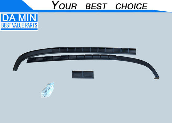 FSR FRR Bumper Step Set Esquerda 1712600811 Médio 1712600821 Direita 1712600801 Plásticos Peças de carroceria Isuzu